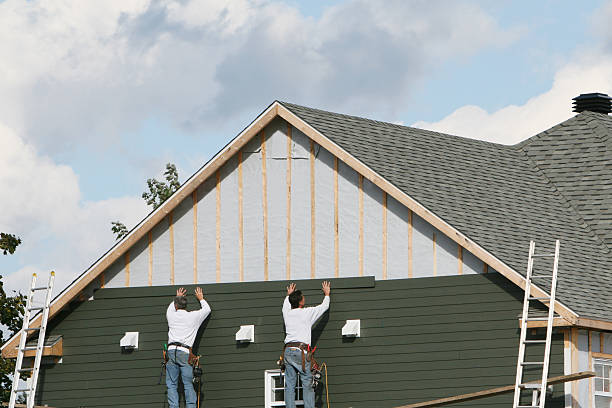 Professional Siding Replacement technician working in Hazlet, NJ